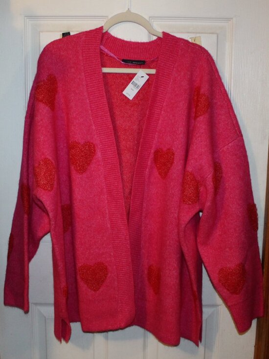 Lane Bryant Sweaters - NWT Lane Bryant open front hearts sweater size 26/28 Pretty!